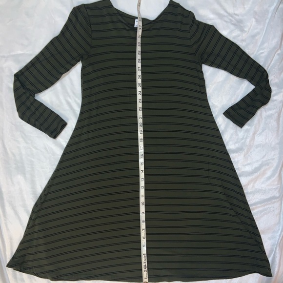 Old Navy Women’s XS Long Sleeve Striped Dress - Picture 2 of 4